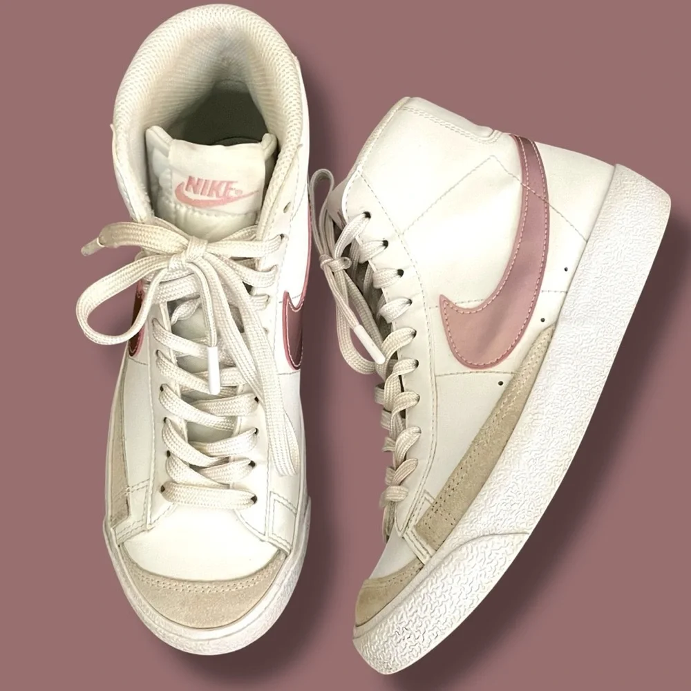 Nike Blazer Mid ’77 Vintage SE – White/Pink Oxford (Women’s) - Picture 4 of 4